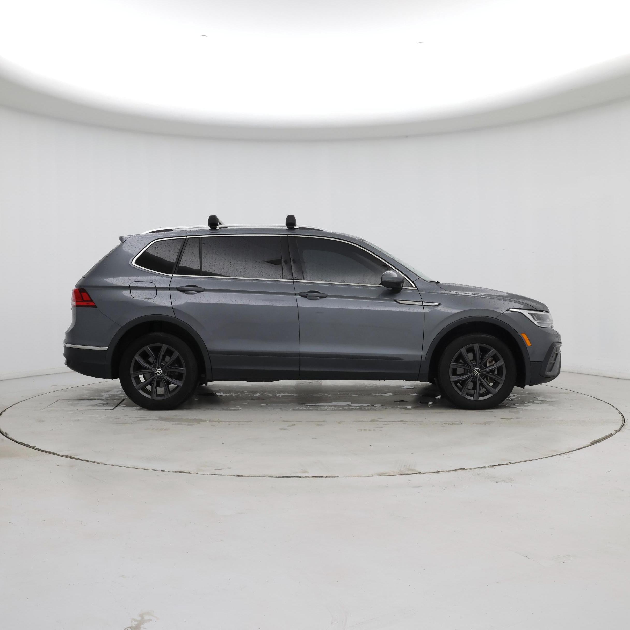 Thumbnail: 2022 Volkswagen Tiguan - 7