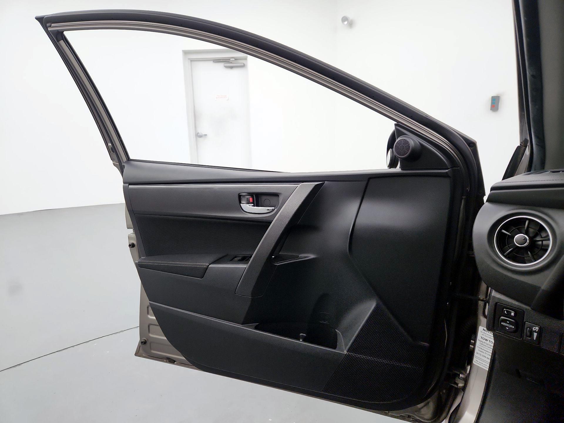 Thumbnail: 2019 Toyota Corolla - 12