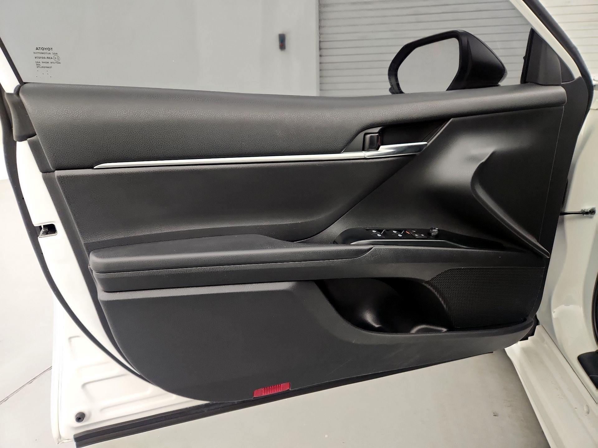 Thumbnail: 2020 Toyota Camry - 12