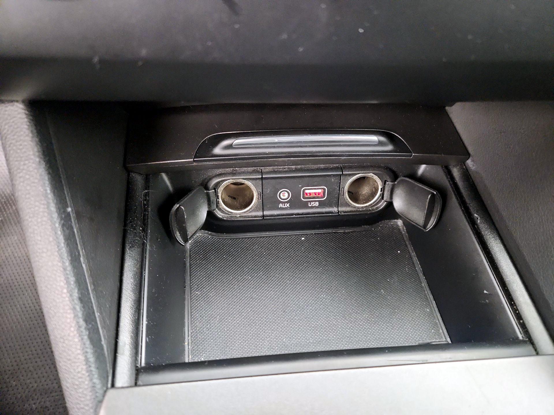 Thumbnail: 2016 Kia Optima - 18