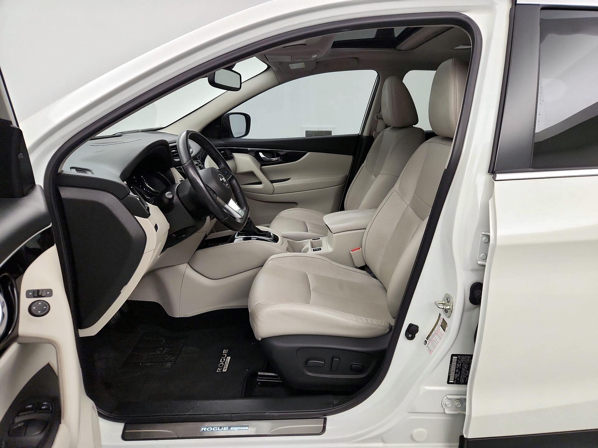 Thumbnail: 2019 Nissan Rogue Sport - 11