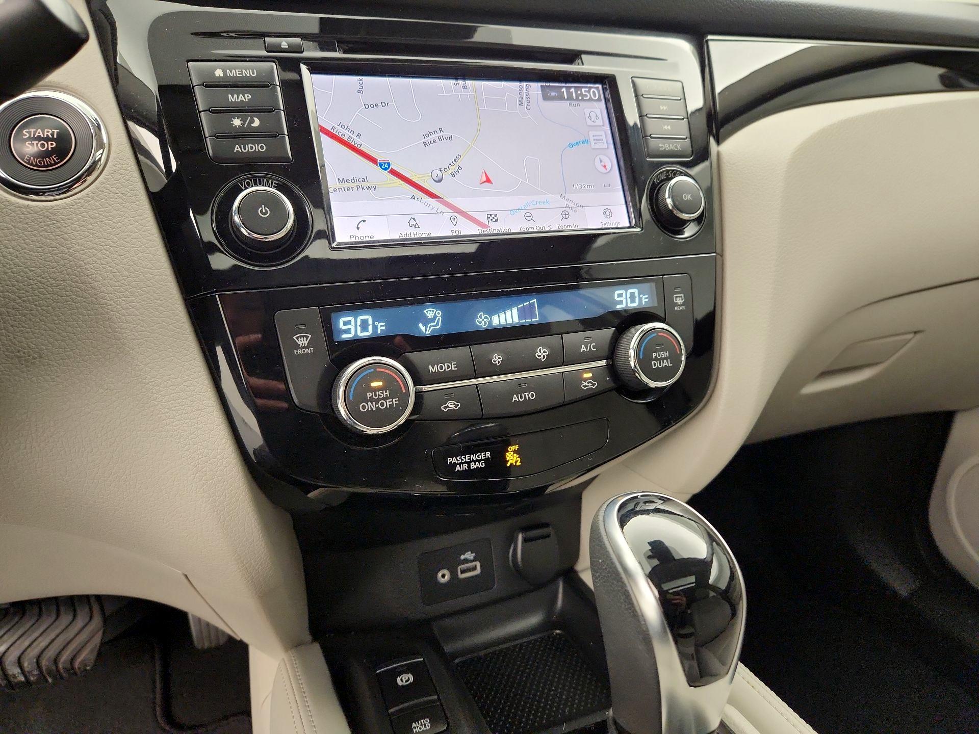 Thumbnail: 2019 Nissan Rogue Sport - 17