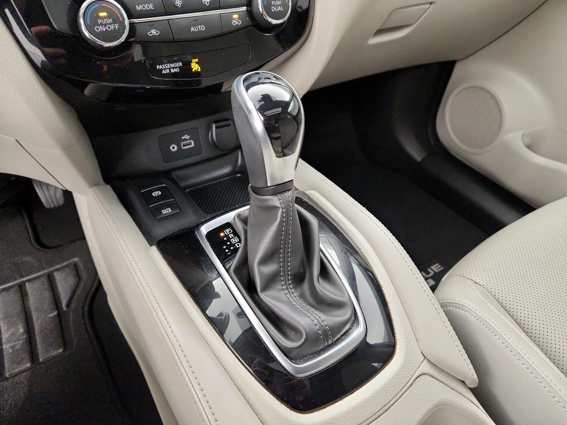 Thumbnail: 2019 Nissan Rogue Sport - 18