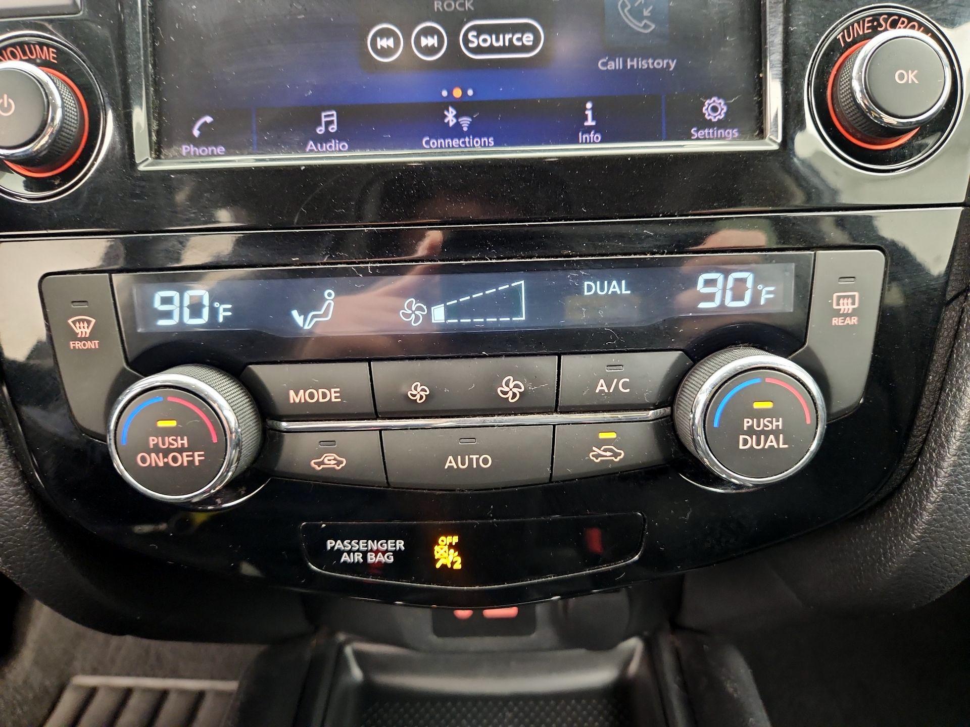 Thumbnail: 2018 Nissan Rogue - 16