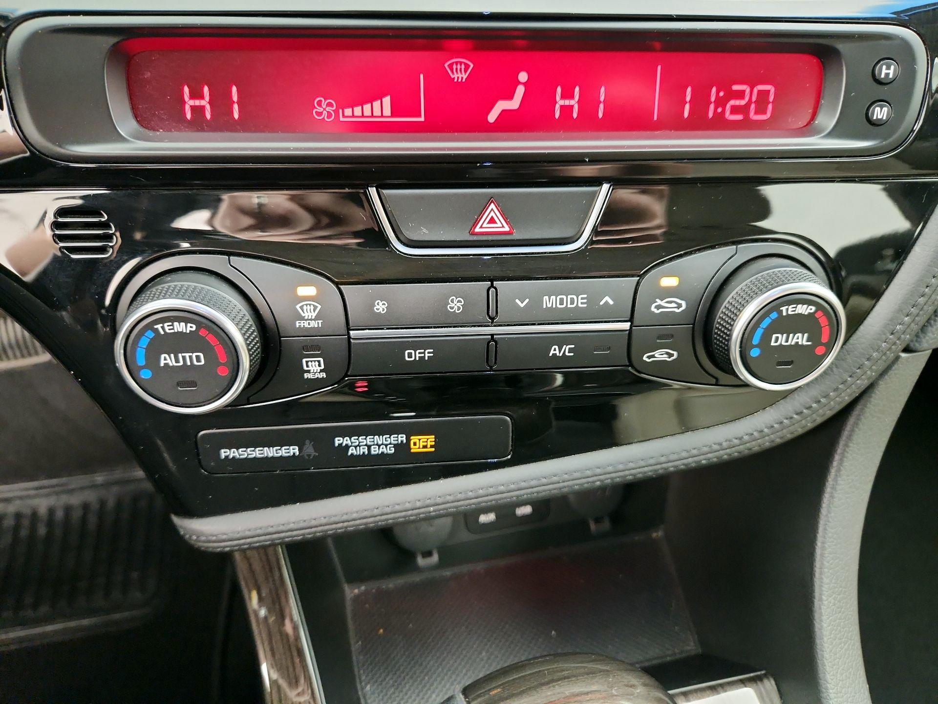 Thumbnail: 2014 Kia Optima - 16