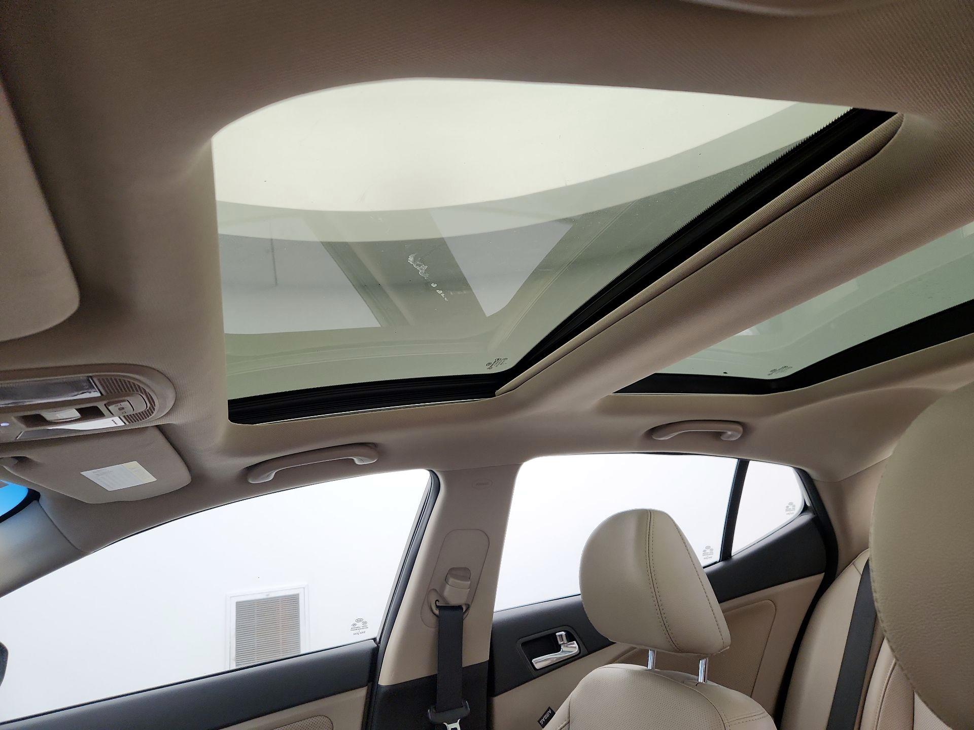 Thumbnail: 2014 Kia Optima - 19