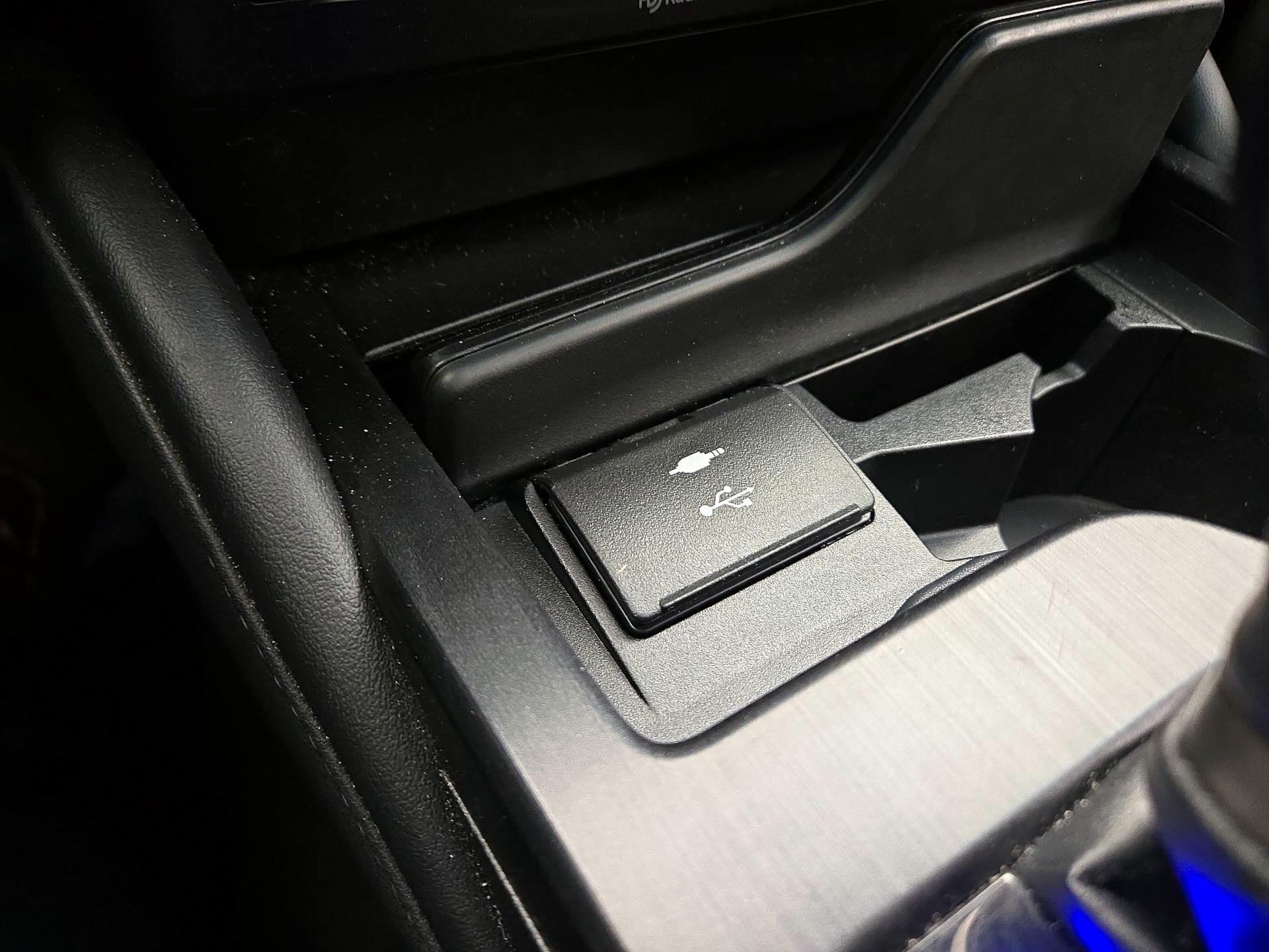 Thumbnail: 2021 Lexus ES - 18