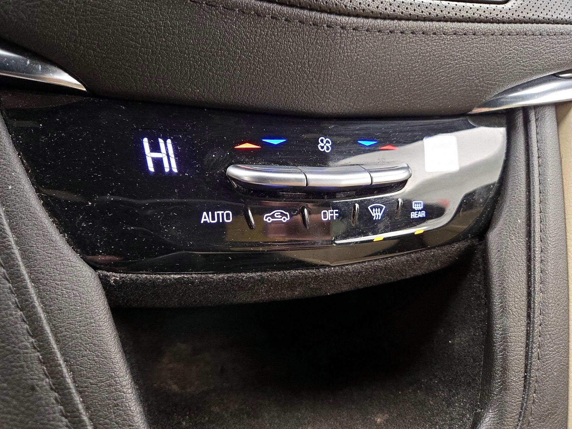 Thumbnail: 2019 Cadillac XT5 - 16