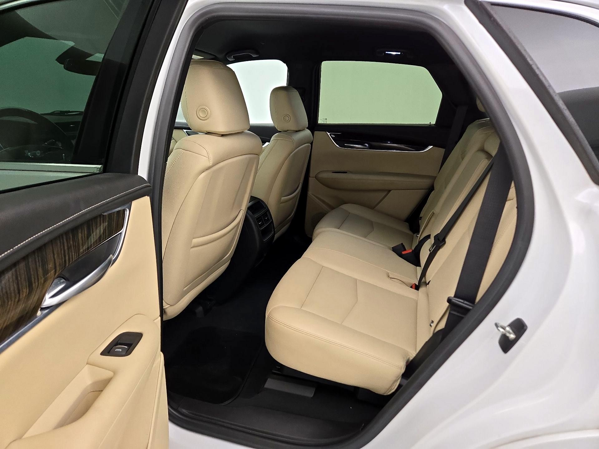 Thumbnail: 2019 Cadillac XT5 - 19