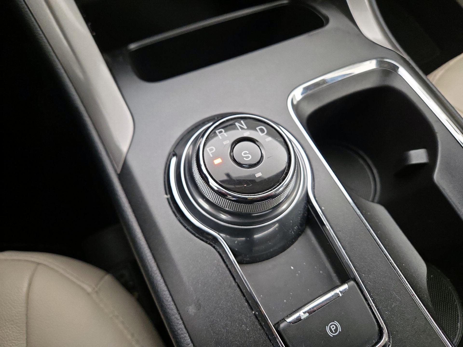 Thumbnail: 2017 Ford Fusion - 18