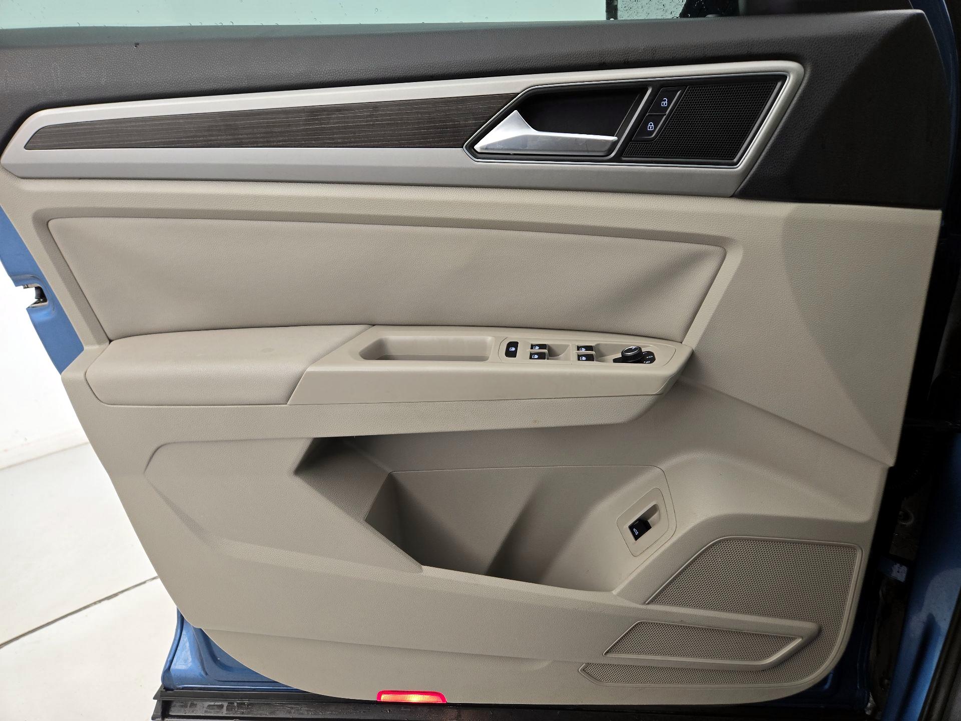 Thumbnail: 2019 Volkswagen Atlas - 12