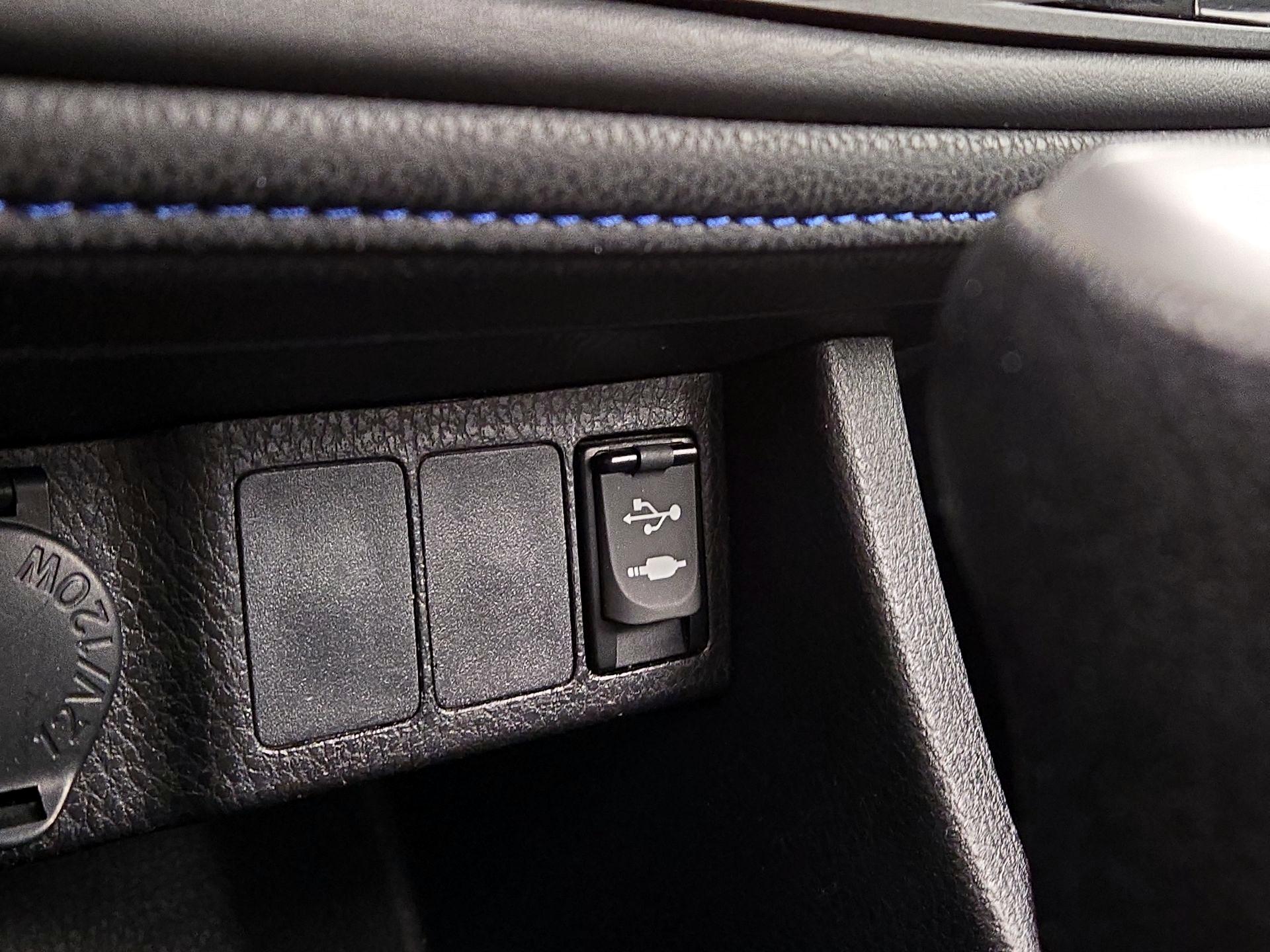 Thumbnail: 2017 Toyota Corolla - 18