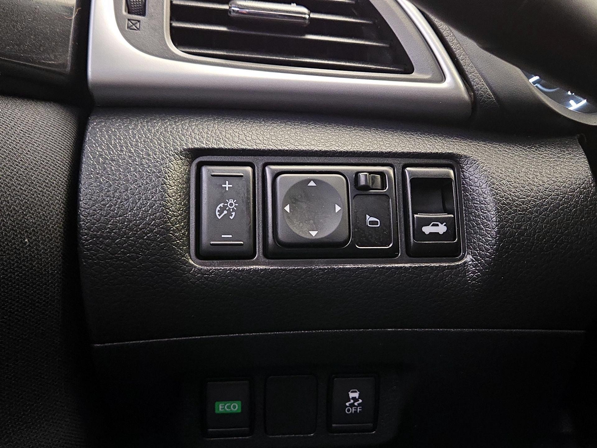 Thumbnail: 2019 Nissan Sentra - 13