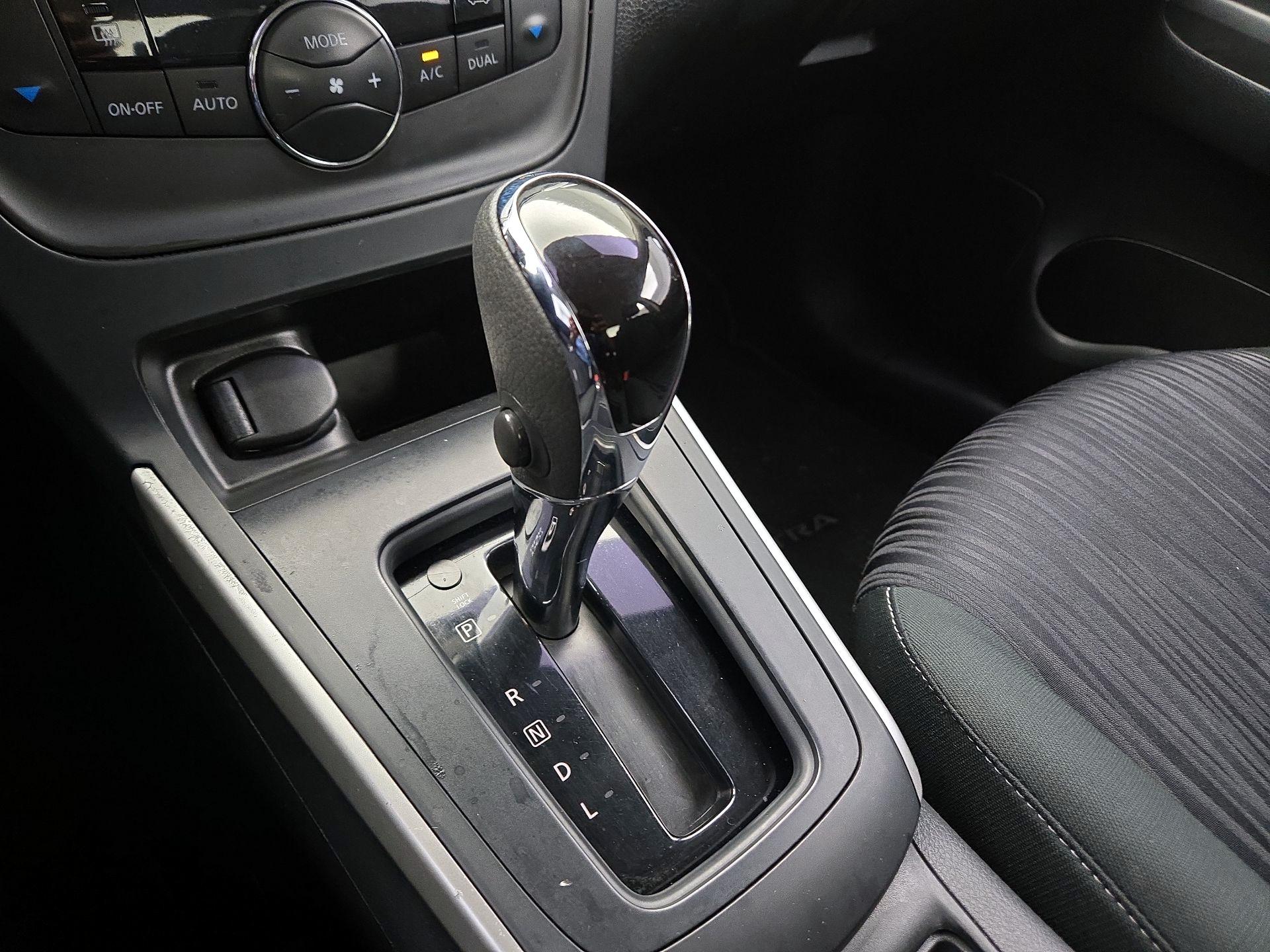 Thumbnail: 2019 Nissan Sentra - 17