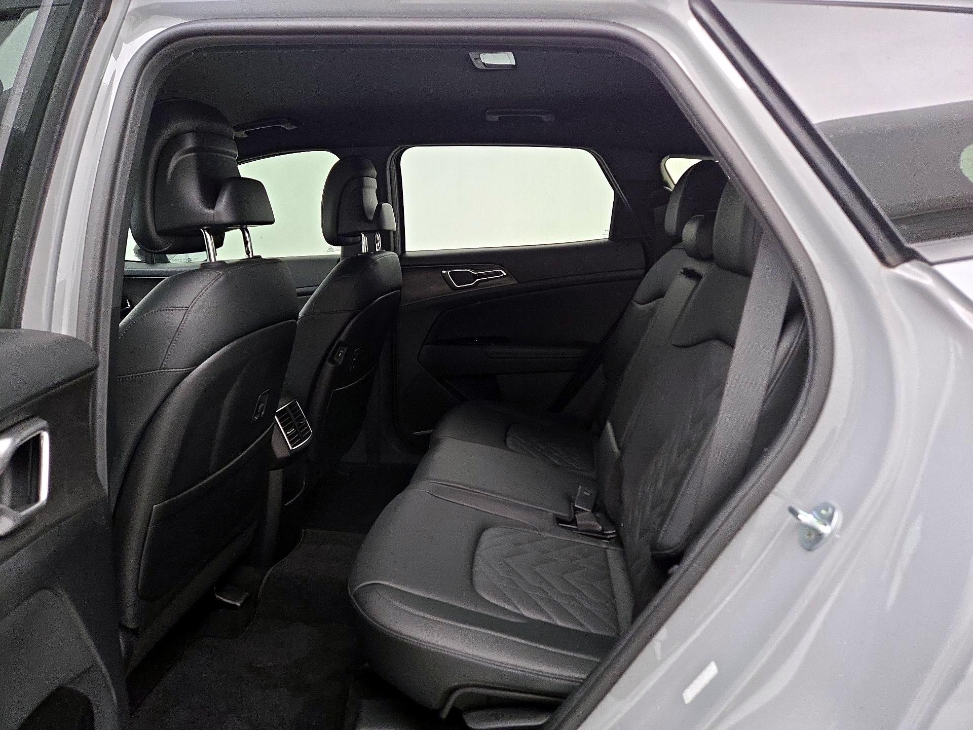 Thumbnail: 2023 Kia Sportage - 20