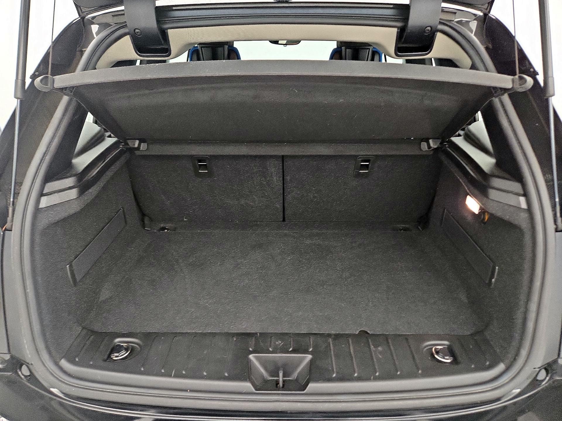 Thumbnail: 2019 BMW i3 - 20