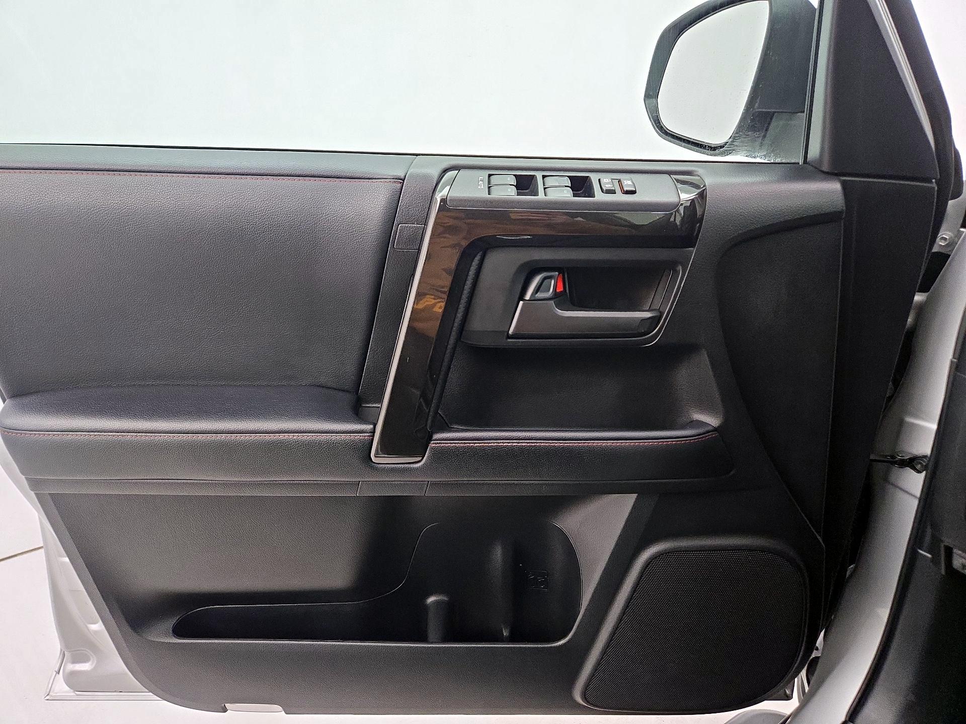 Thumbnail: 2021 Toyota 4Runner - 12