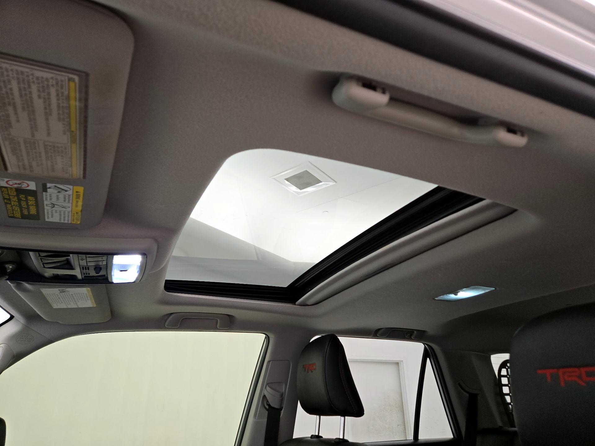 Thumbnail: 2021 Toyota 4Runner - 20