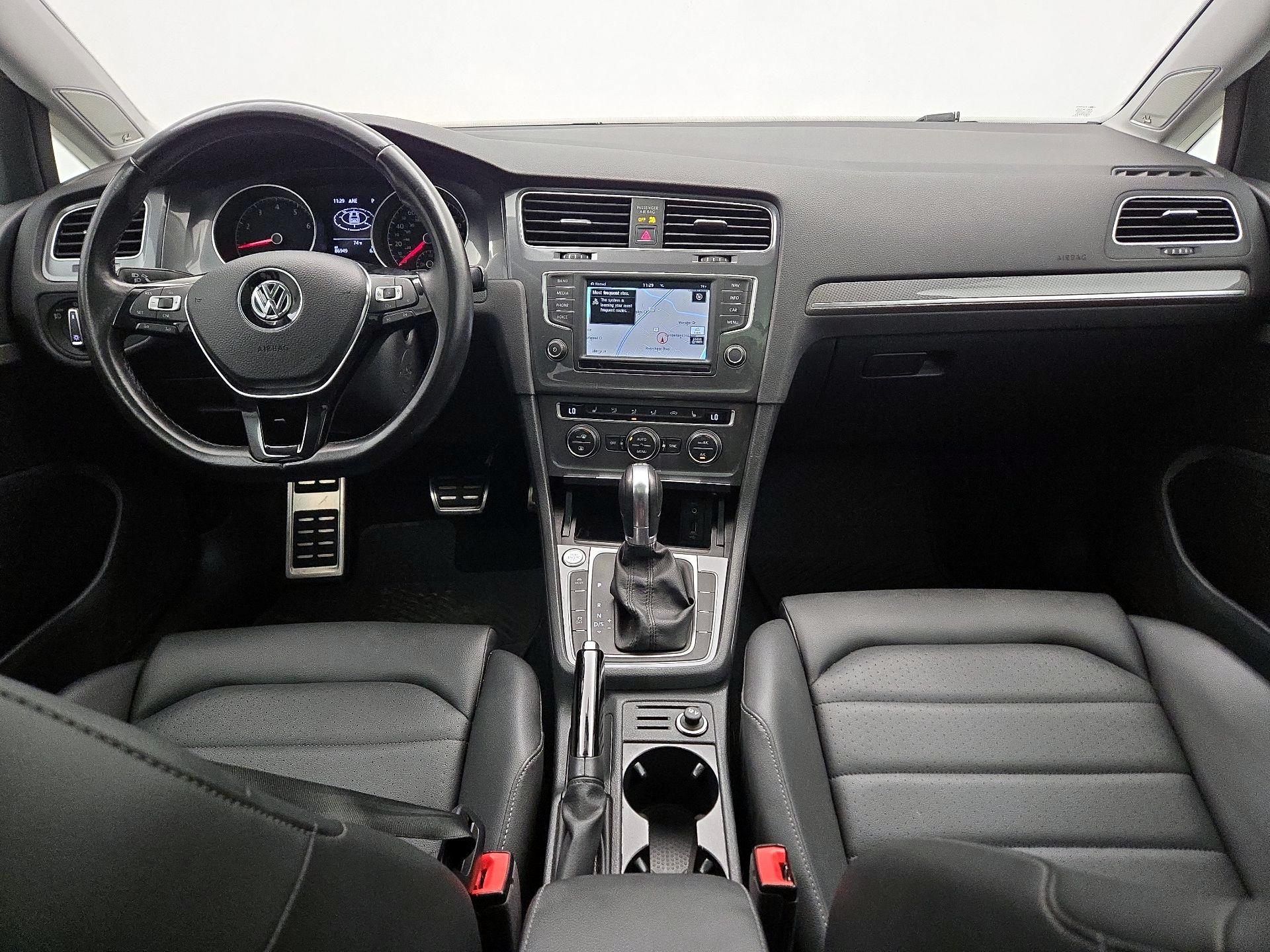 Thumbnail: 2017 Volkswagen Golf - 9