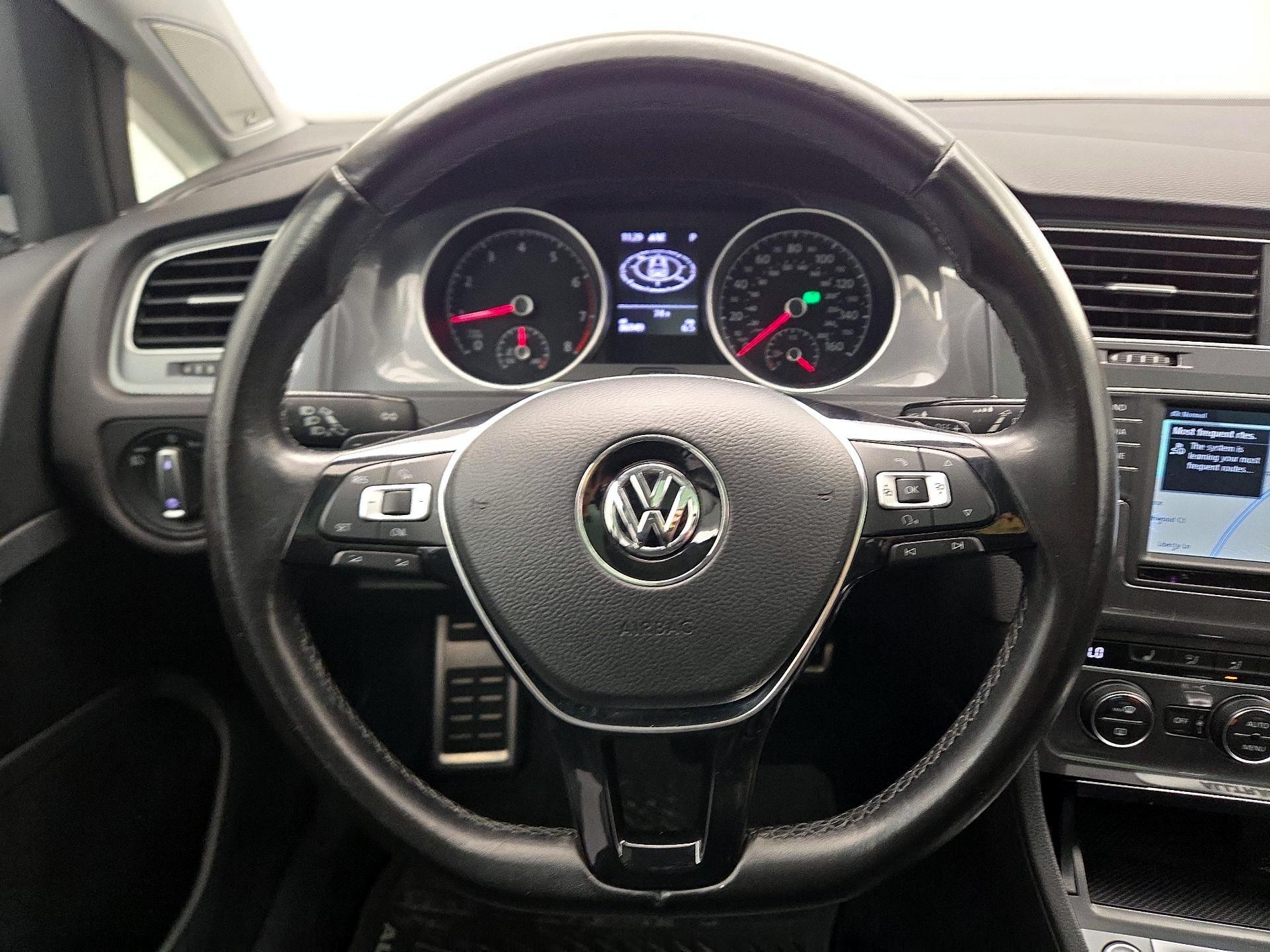 Thumbnail: 2017 Volkswagen Golf - 10