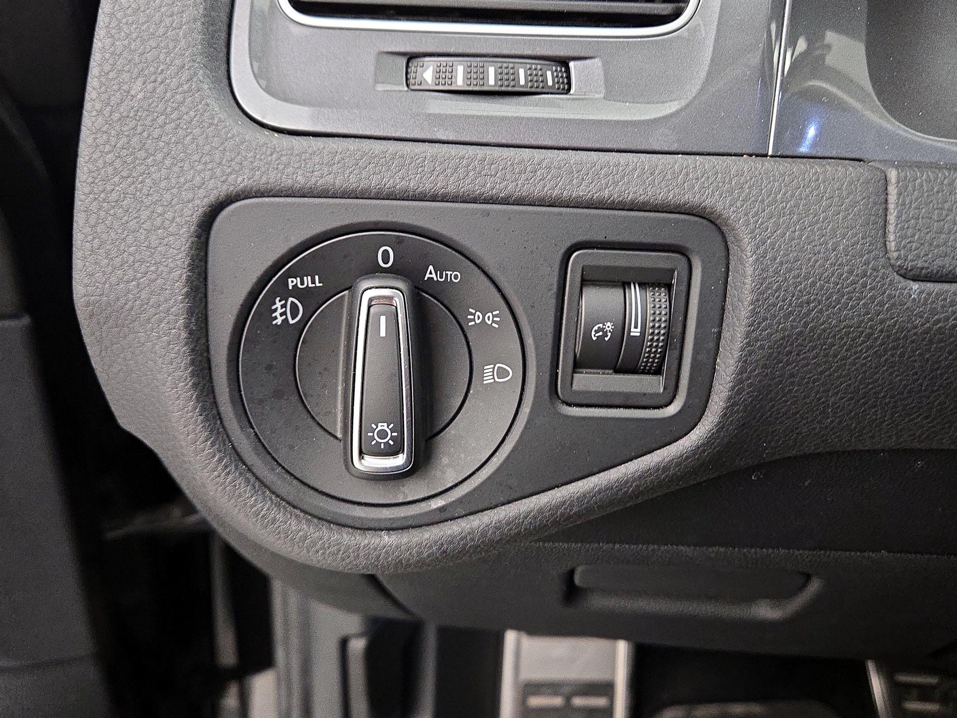 Thumbnail: 2017 Volkswagen Golf - 13