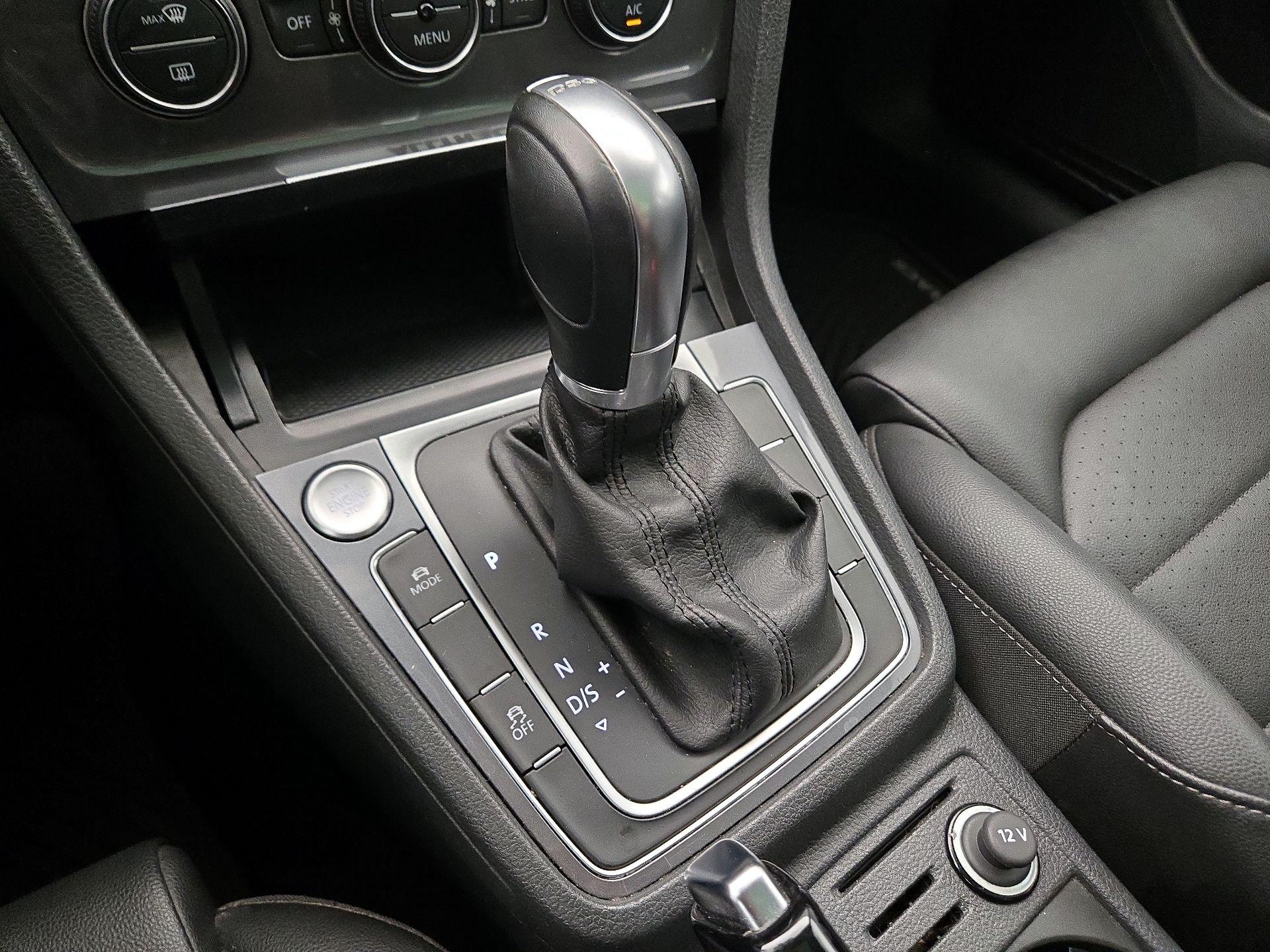 Thumbnail: 2017 Volkswagen Golf - 17