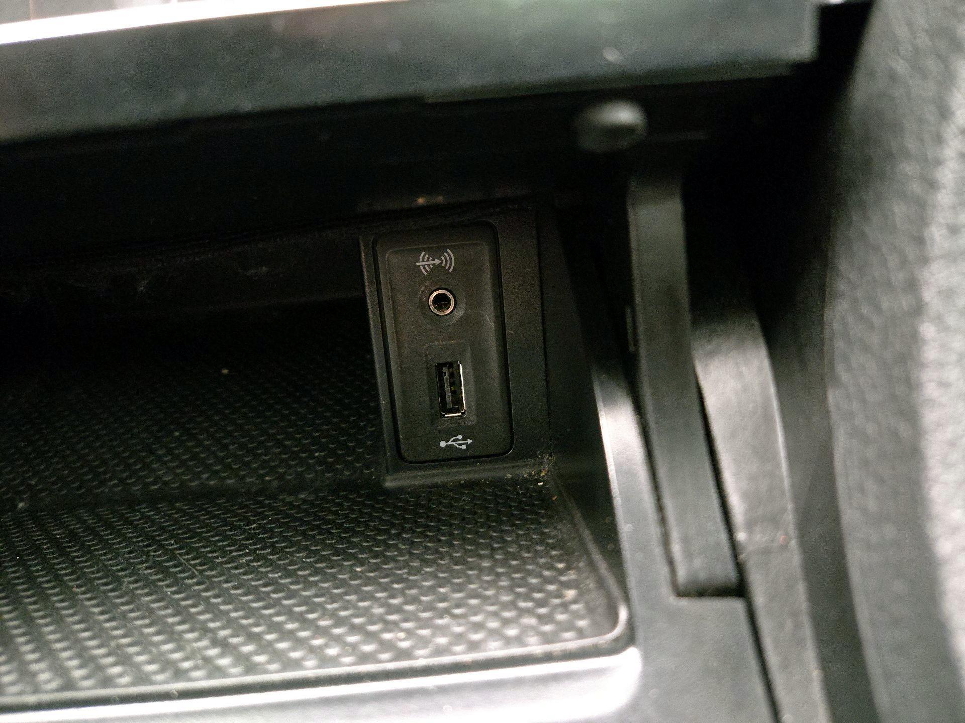 Thumbnail: 2017 Volkswagen Golf - 18