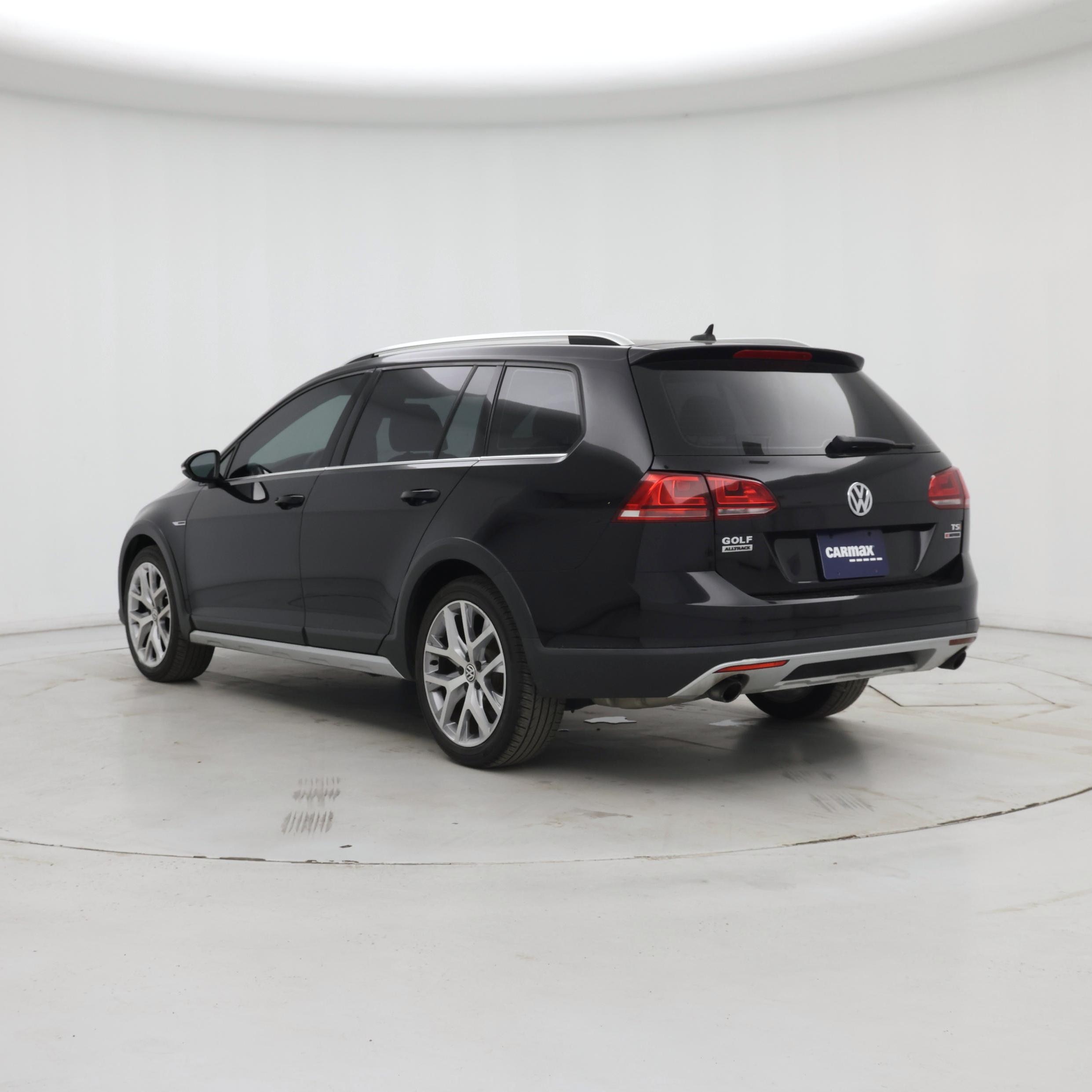 Thumbnail: 2017 Volkswagen Golf - 2