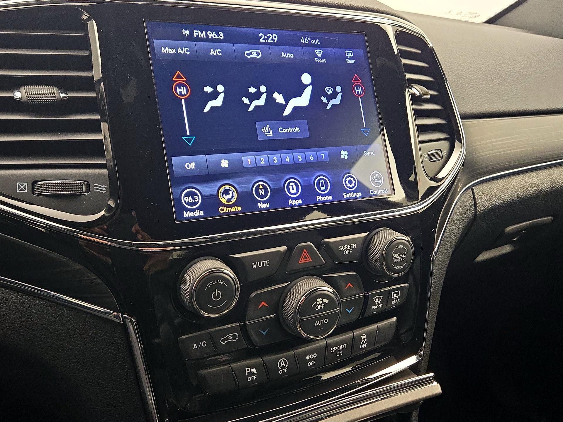 Thumbnail: 2019 Jeep Grand Cherokee - 16