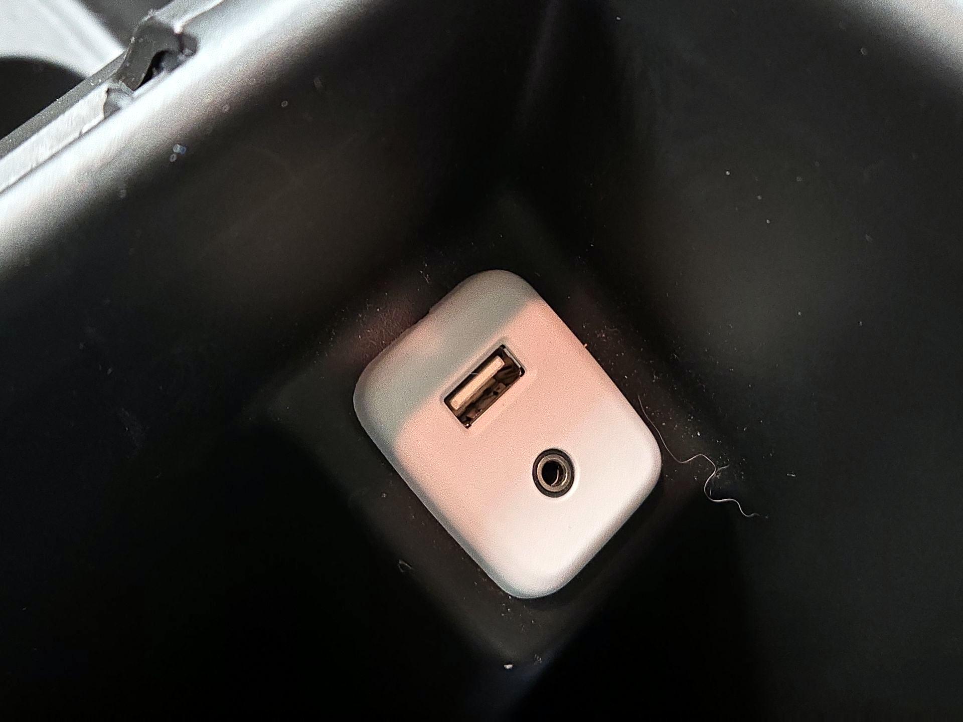 Thumbnail: 2016 Chevrolet Colorado - 18