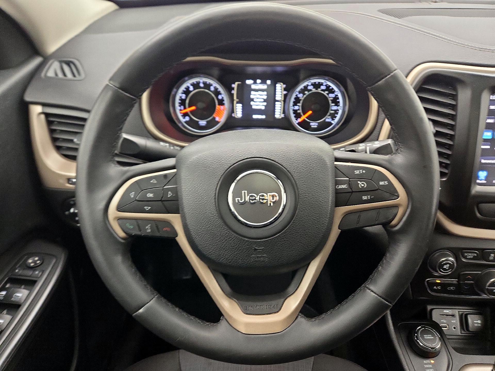 Thumbnail: 2015 Jeep Cherokee - 10