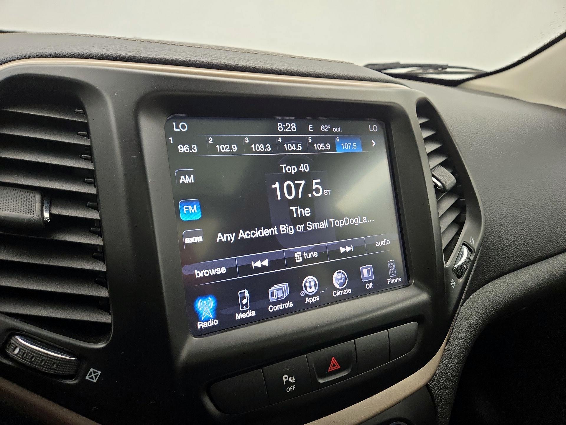 Thumbnail: 2015 Jeep Cherokee - 15