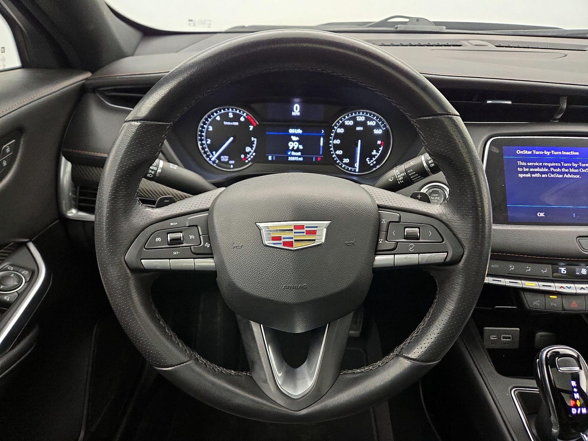 Thumbnail: 2022 Cadillac XT4 - 10