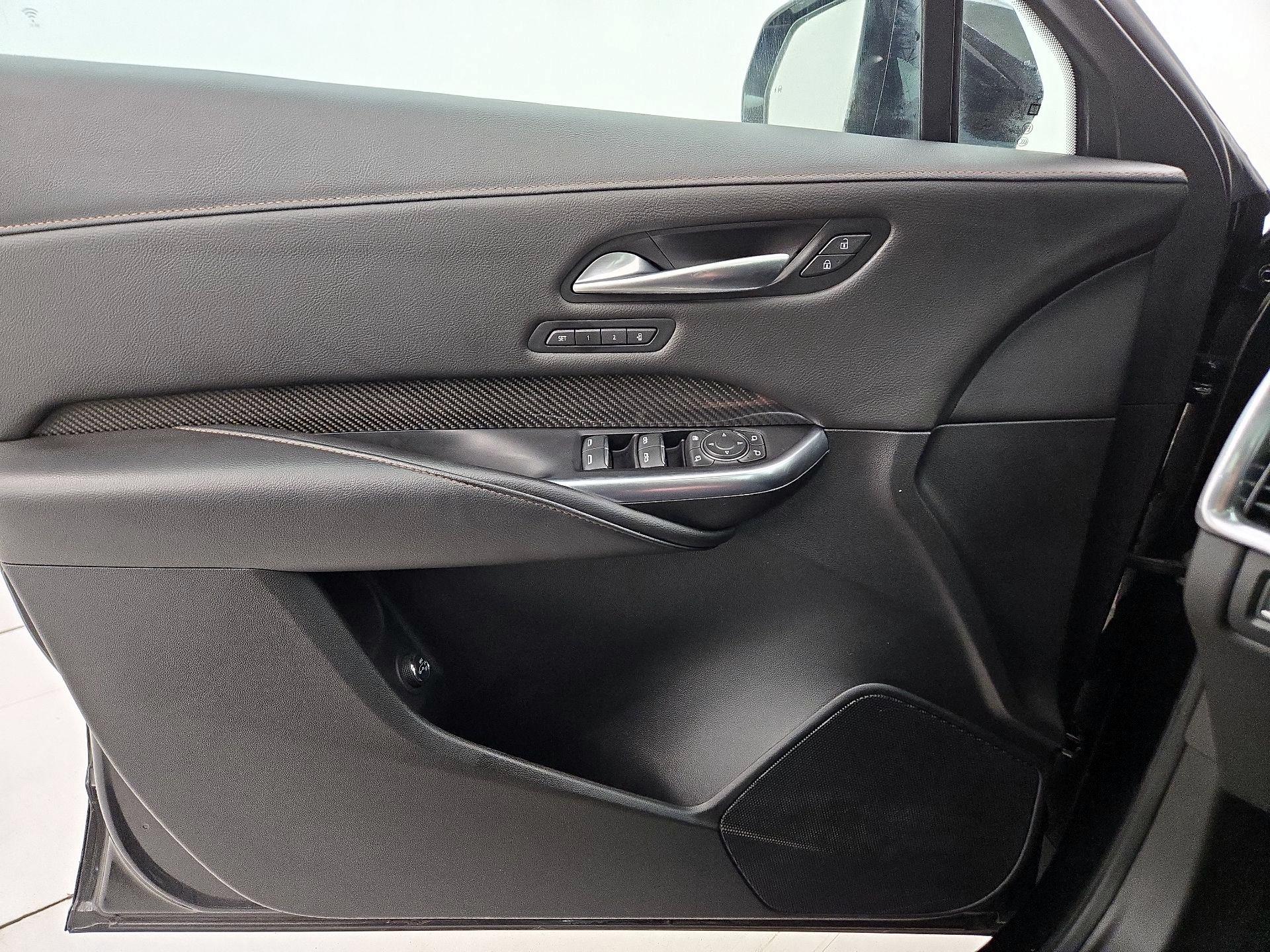 Thumbnail: 2022 Cadillac XT4 - 12