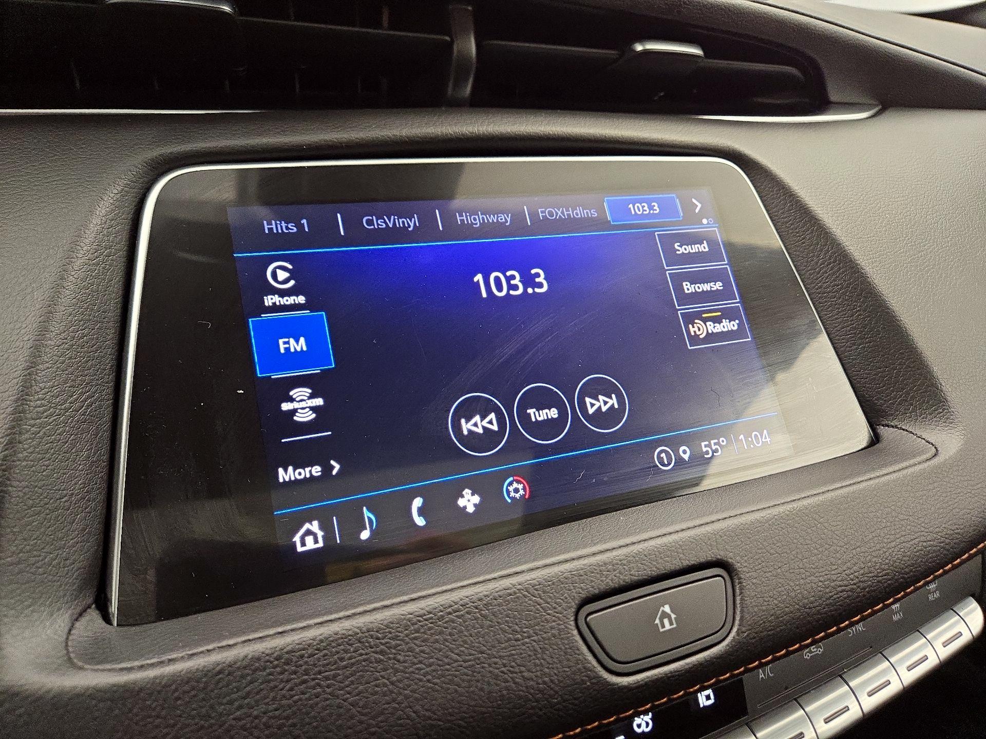 Thumbnail: 2022 Cadillac XT4 - 15