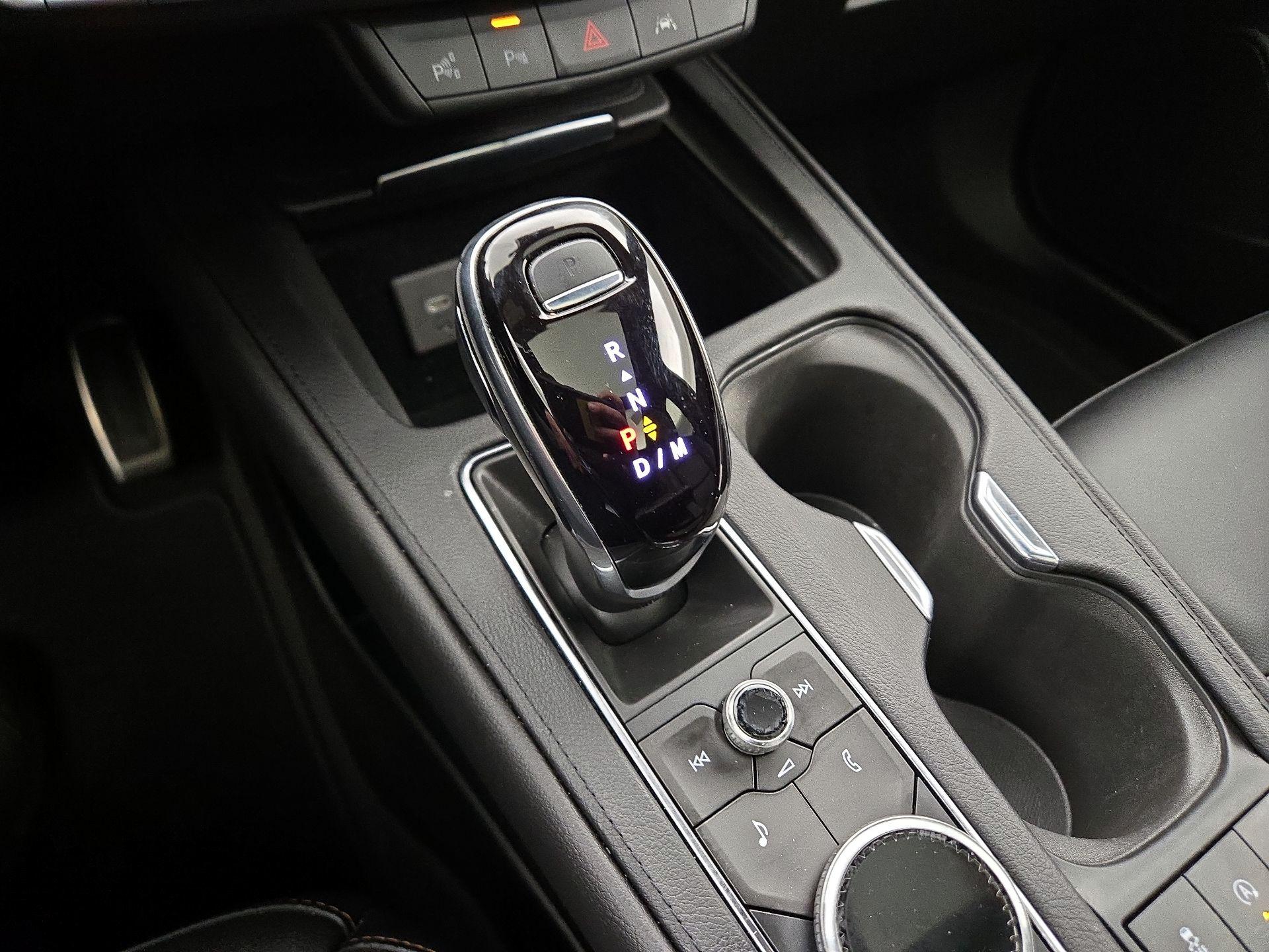 Thumbnail: 2022 Cadillac XT4 - 17