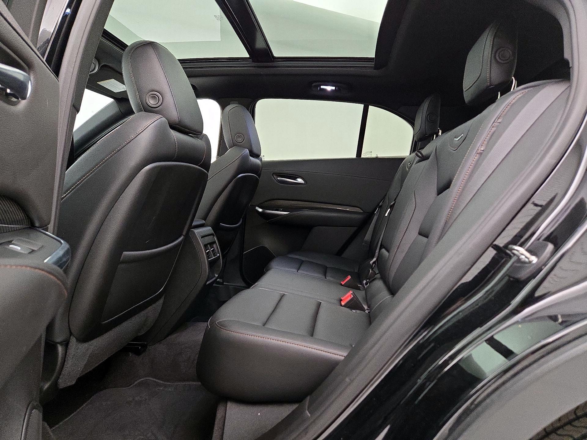 Thumbnail: 2022 Cadillac XT4 - 20