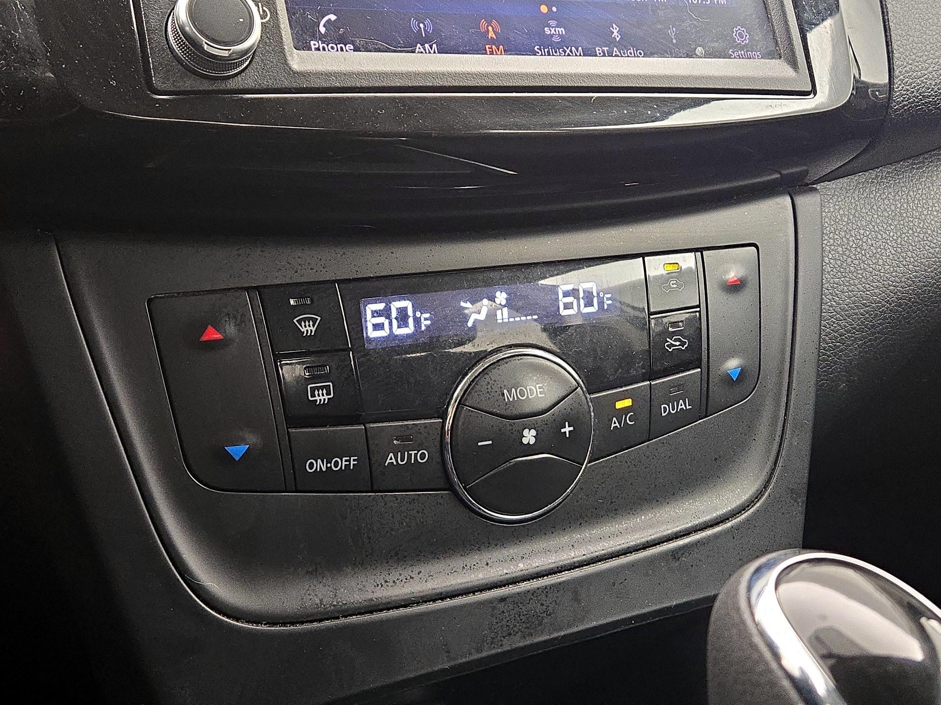 Thumbnail: 2019 Nissan Sentra - 16