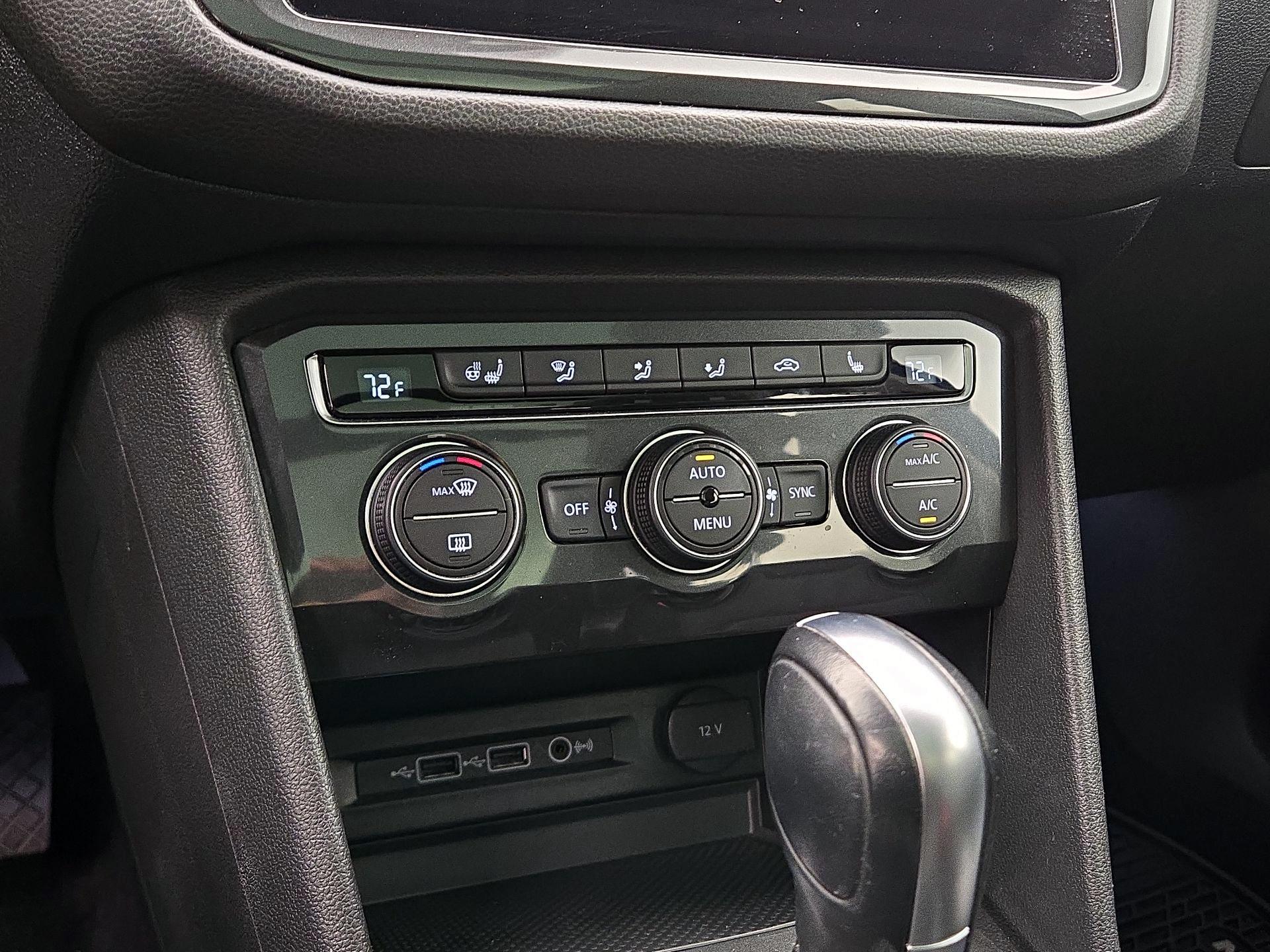 Thumbnail: 2018 Volkswagen Tiguan - 16