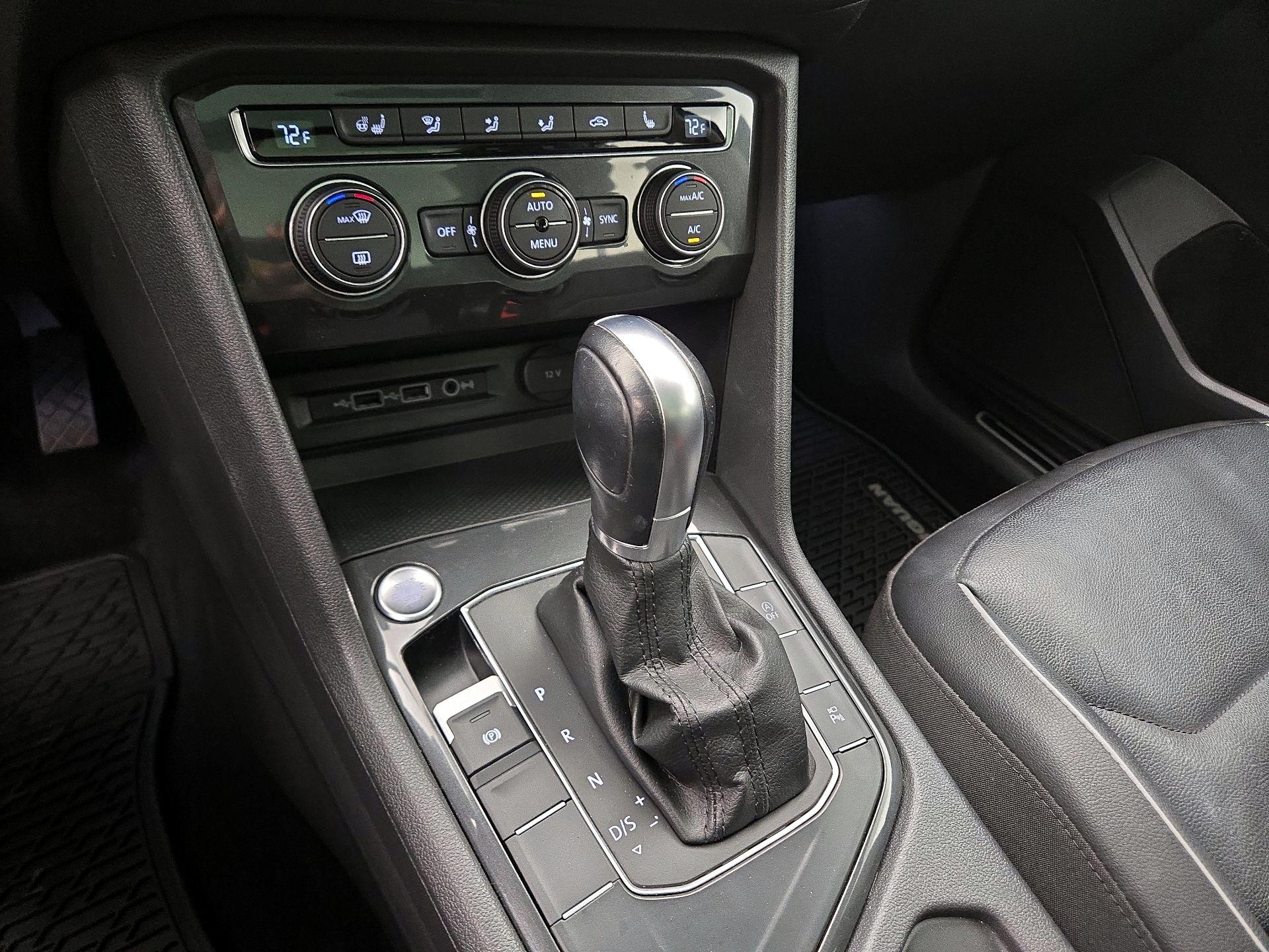 Thumbnail: 2018 Volkswagen Tiguan - 17