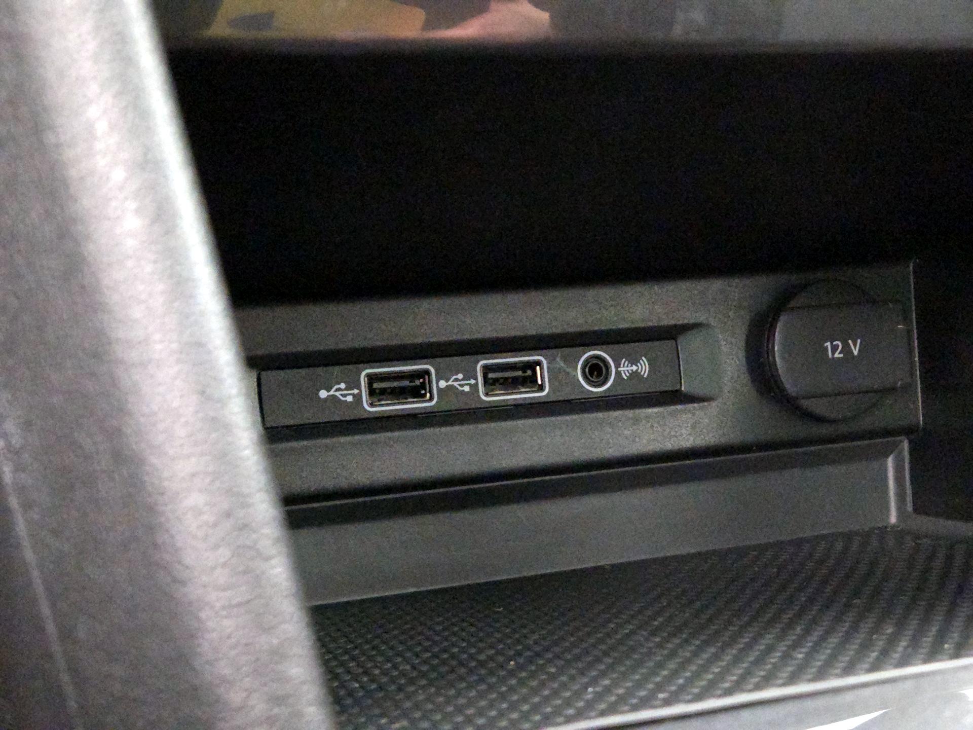 Thumbnail: 2018 Volkswagen Tiguan - 18