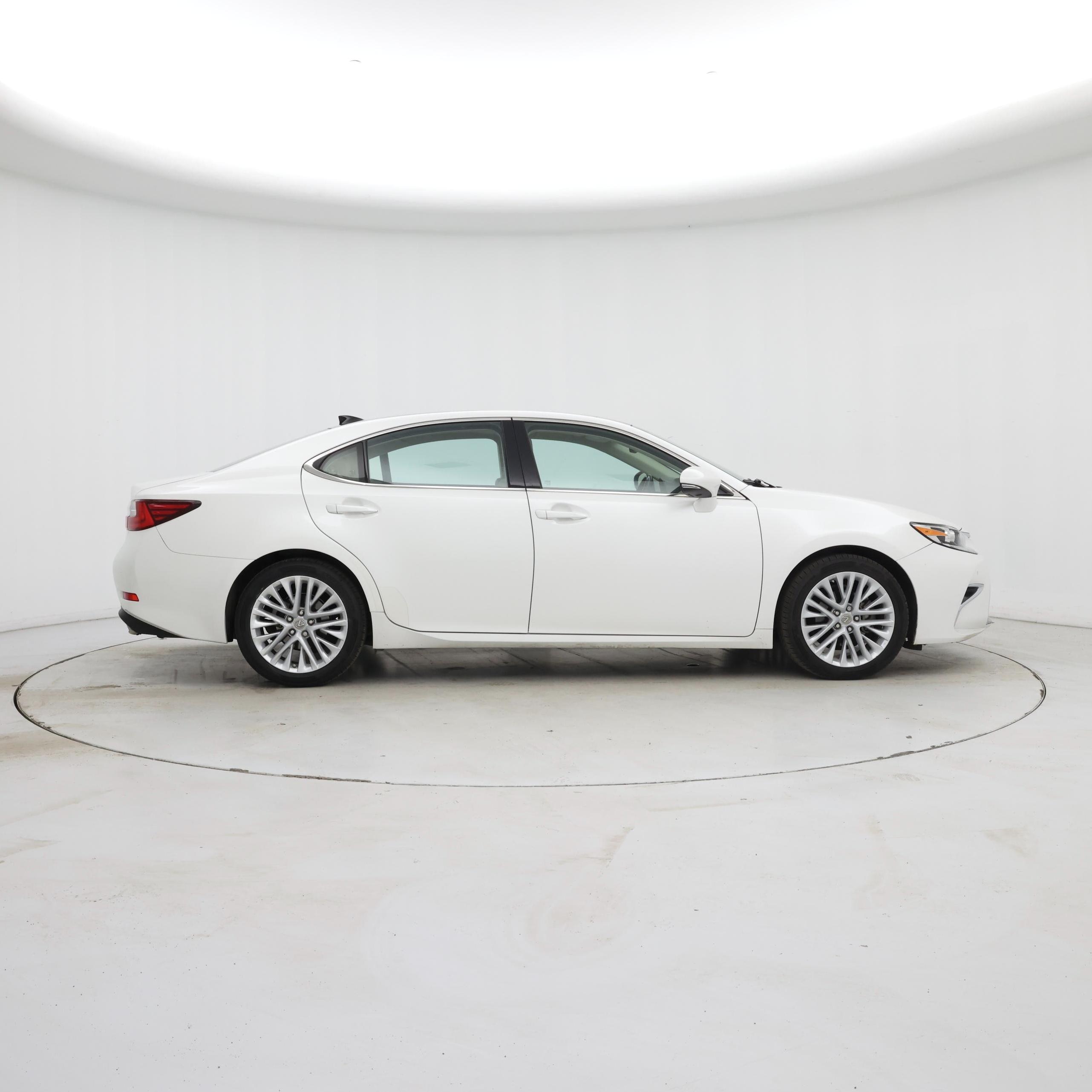 Thumbnail: 2017 Lexus ES - 7