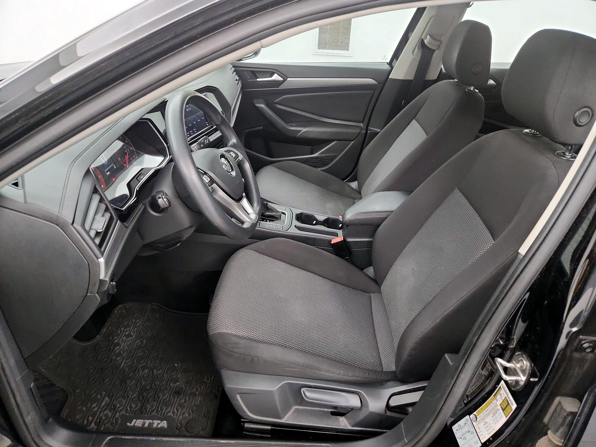 Thumbnail: 2019 Volkswagen Jetta - 11