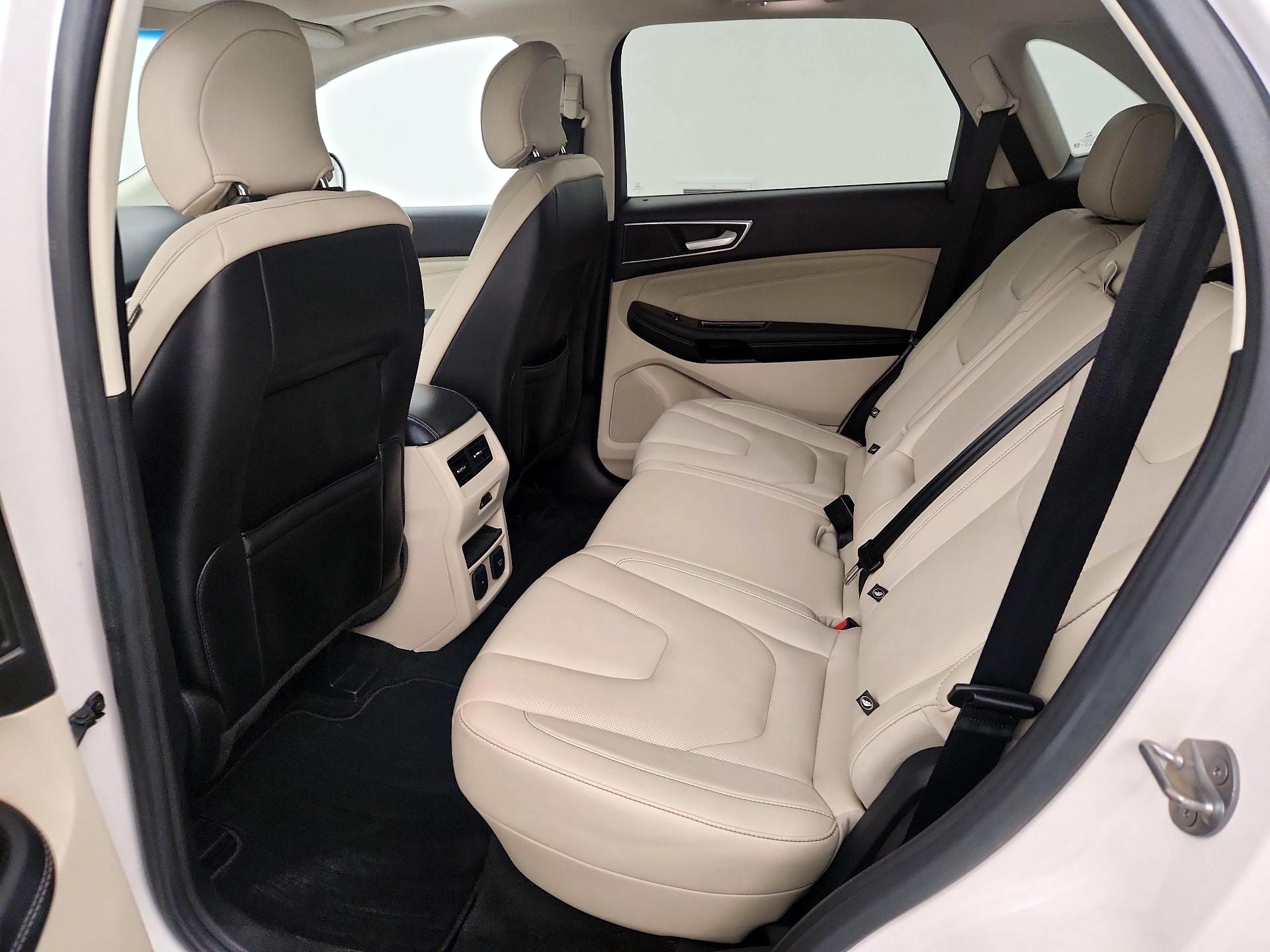 Thumbnail: 2015 Ford Edge - 19