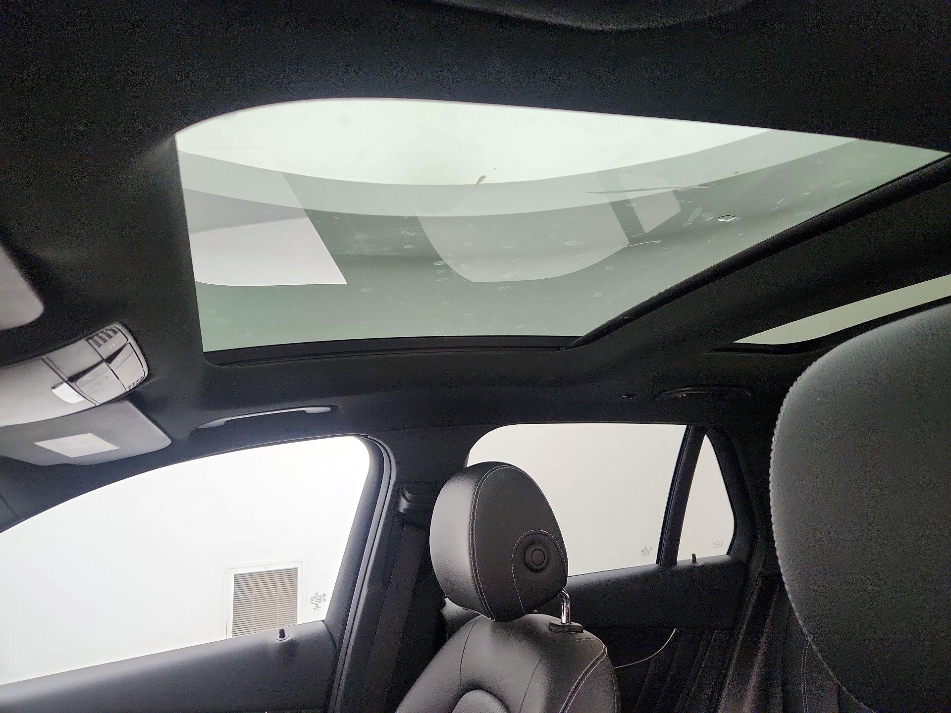 Thumbnail: 2018 Mercedes-Benz GLC - 19