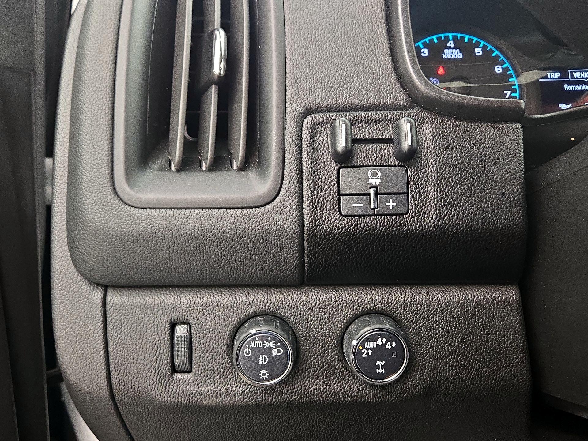 Thumbnail: 2021 Chevrolet Colorado - 13