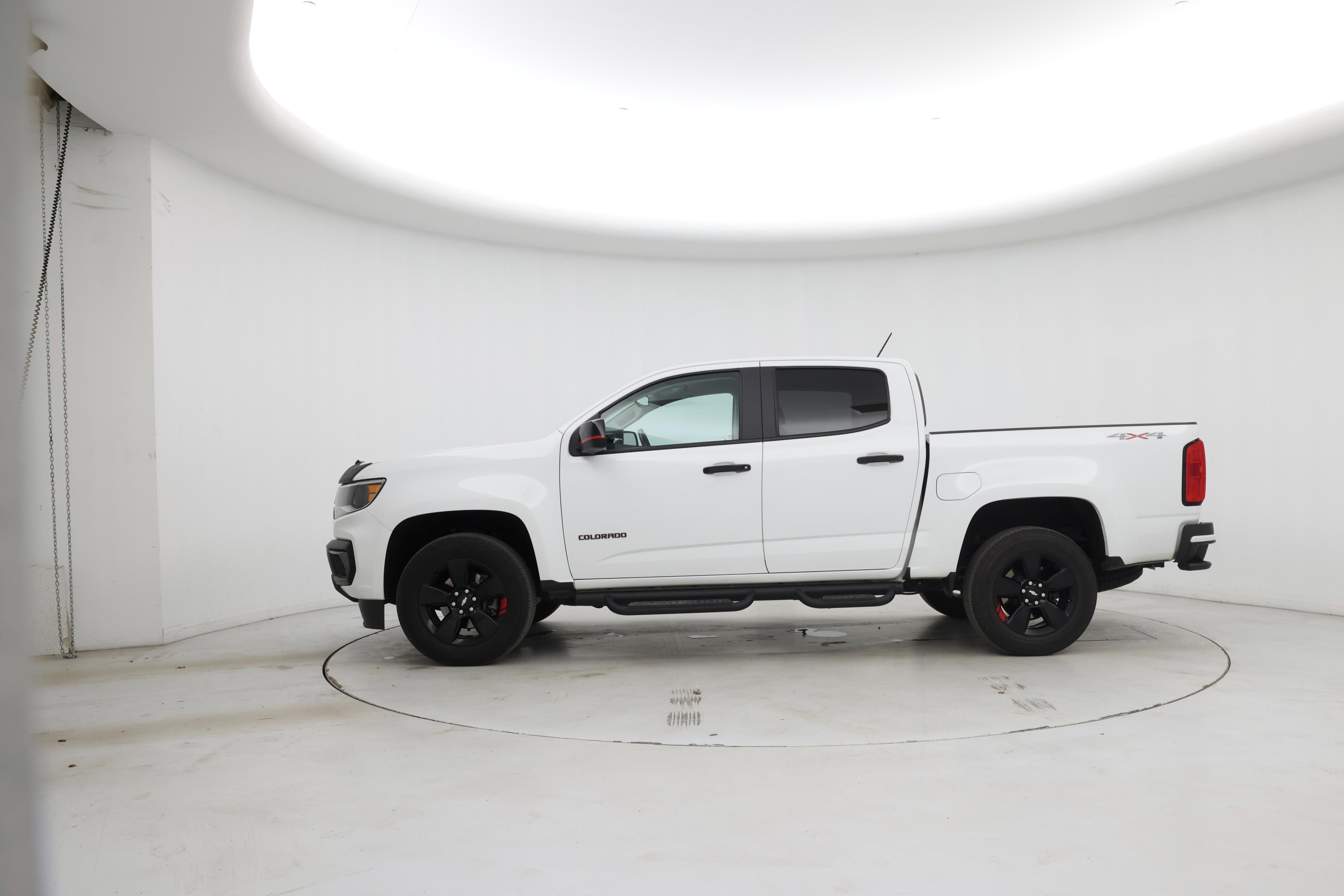 Thumbnail: 2021 Chevrolet Colorado - 3
