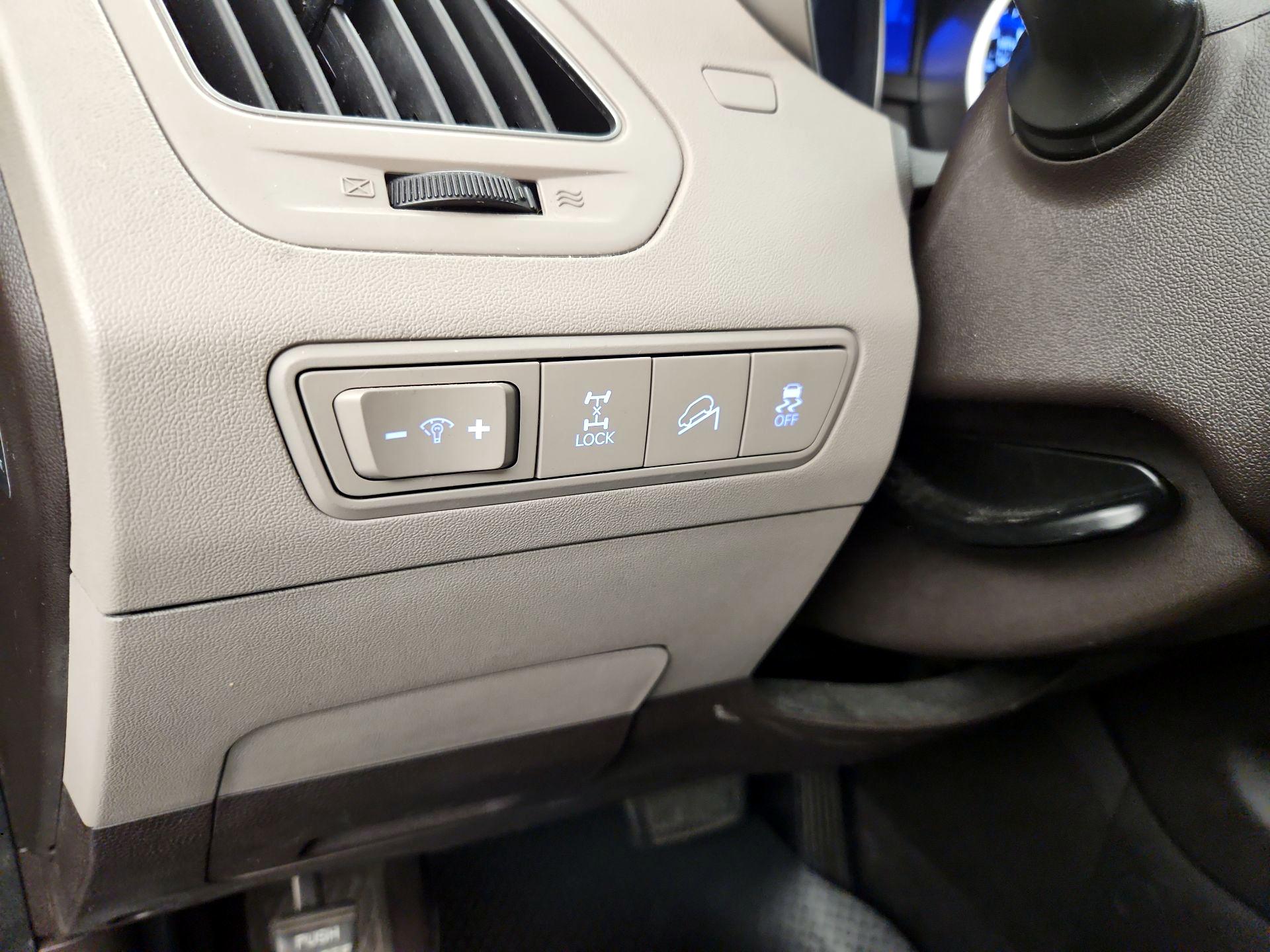 Thumbnail: 2015 Hyundai Tucson - 13