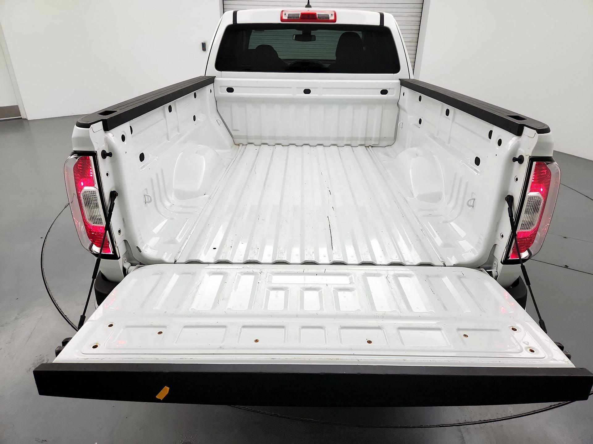 Thumbnail: 2018 GMC Canyon - 20