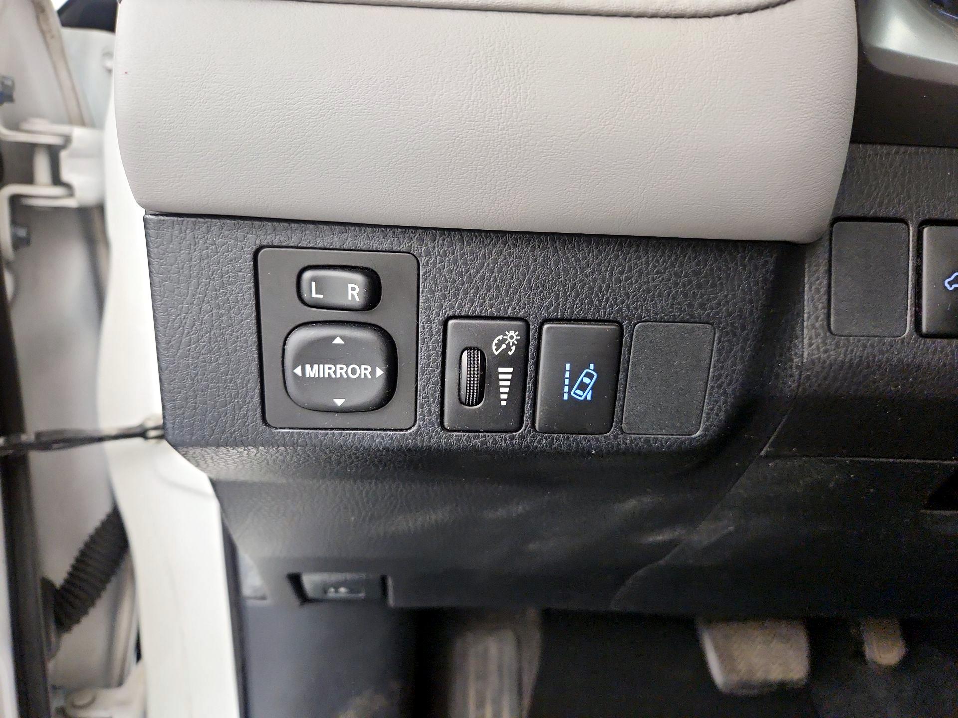 Thumbnail: 2017 Toyota RAV4 - 13